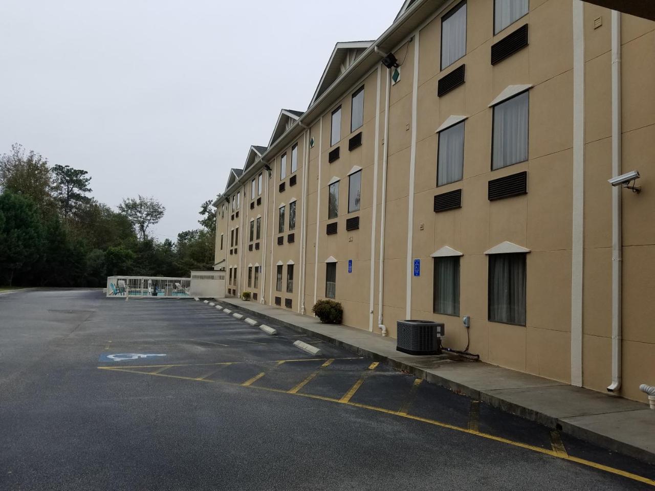 Baymont By Wyndham Grovetown Augusta Hotel Exterior photo